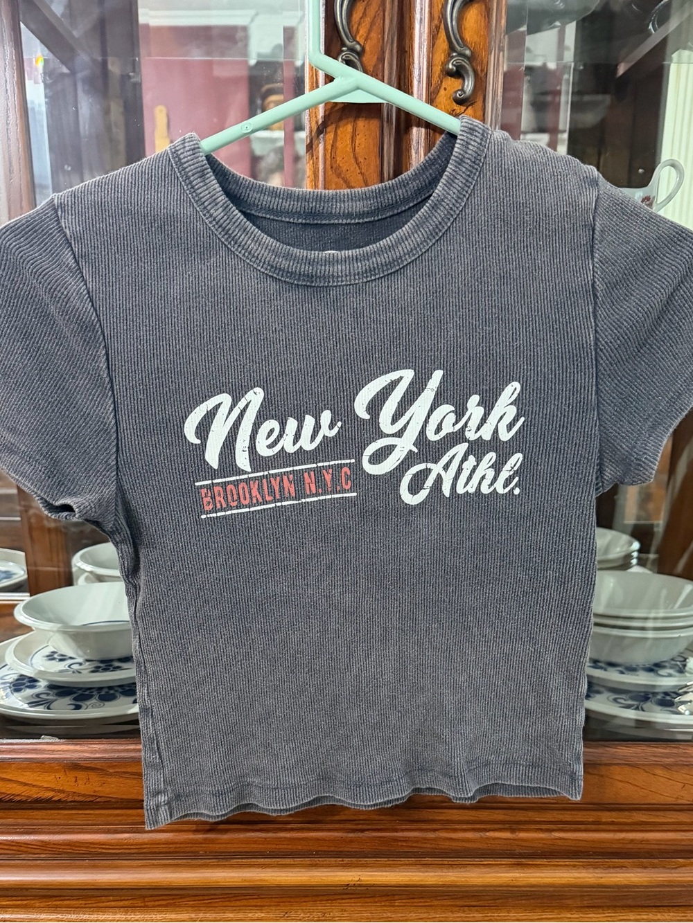 Baby tee Short Sleeve - Charcoal New York Athl. Graphic